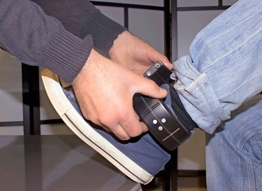 Bakıda şagirdə ELEKTRON QOLBAĞ taxıldı - SƏBƏB Bakıda şagirdə ELEKTRON QOLBAĞ taxıldı - SƏBƏB