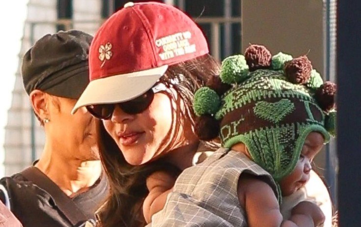 Rihanna qızı ilə Paris küçələrində - FOTO