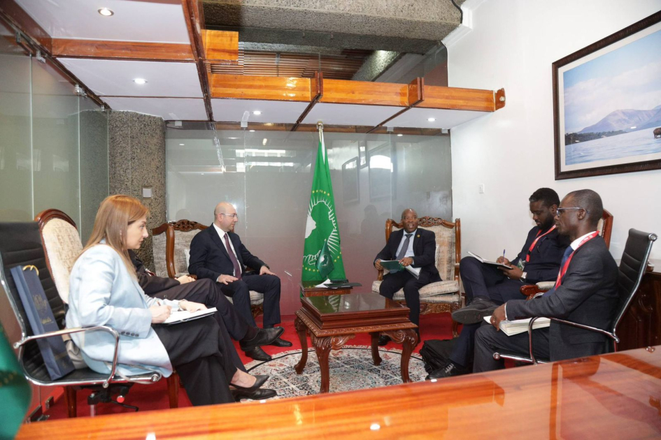 Azərbaycan nümayəndə heyəti II Afrika Şəhərsalma Forumunda iştirak edir - FOTO Azərbaycan nümayəndə heyəti II Afrika Şəhərsalma Forumunda iştirak edir - FOTO