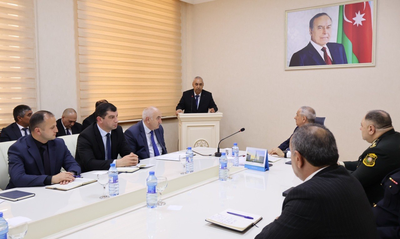 Qusarda yağıntıların fəsadları ilə bağlı geniştərkibli iclas: Göstərişlər verildi - FOTO Qusarda yağıntıların fəsadları ilə bağlı geniştərkibli iclas: Göstərişlər verildi - FOTO