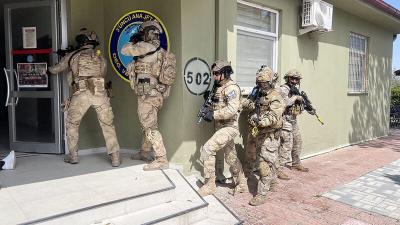 Hərbçilərimizin Türkiyədə təlimi davam edir - FOTO/VİDEO Hərbçilərimizin Türkiyədə təlimi davam edir - FOTO/VİDEO