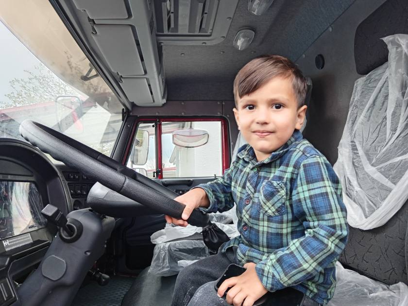 "İlham baba mənə "KamAZ" göndərdi" - VİDEO