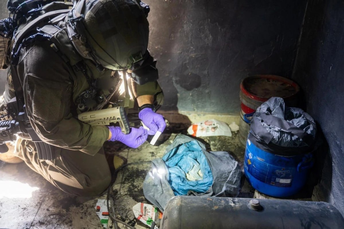 İsrail ordusu Tulkərmdə partlayıcı maddələr hazırlanan laboratoriyanı MƏHV ETDİ - VİDEO İsrail ordusu Tulkərmdə partlayıcı maddələr hazırlanan laboratoriyanı MƏHV ETDİ - VİDEO