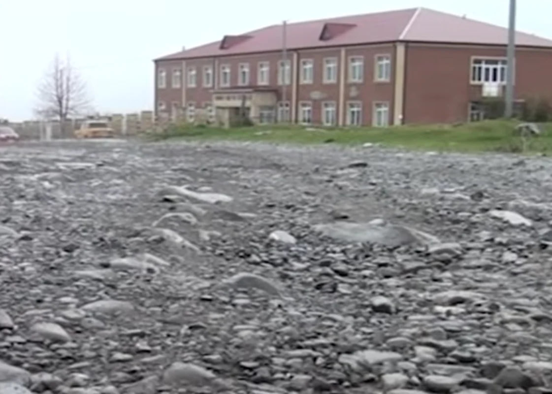 Oğuzda uzun illər həllini tapmayan yol problemi - VİDEO