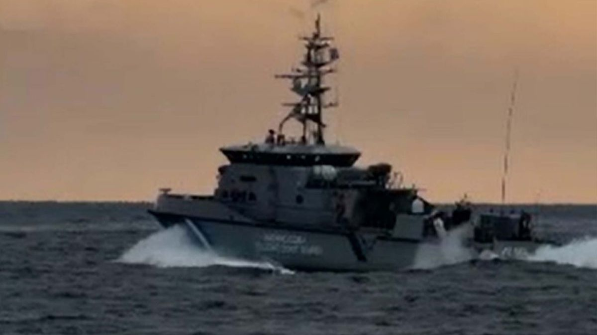 Egey dənizində gərgin anlar: Türklər yunan katerini ərazidən uzaqlaşdırdı - VİDEO Egey dənizində gərgin anlar: Türklər yunan katerini ərazidən uzaqlaşdırdı - VİDEO