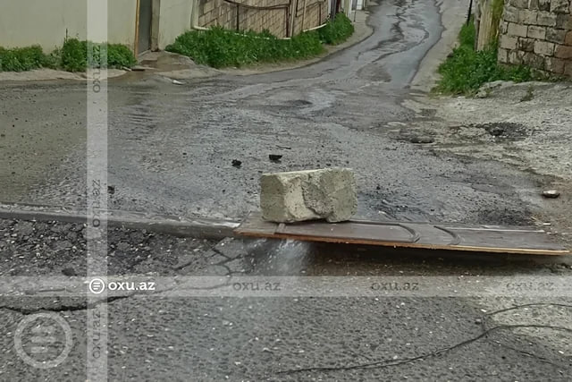 Masazırda su xətti partladı: İçməli su günlərdir ki, yola axır – FOTO Masazırda su xətti partladı: İçməli su günlərdir ki, yola axır – FOTO