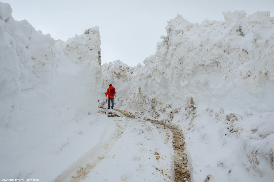 Xınalıq yolunda “qar divar”lar - FOTO Xınalıq yolunda “qar divar”lar - FOTO
