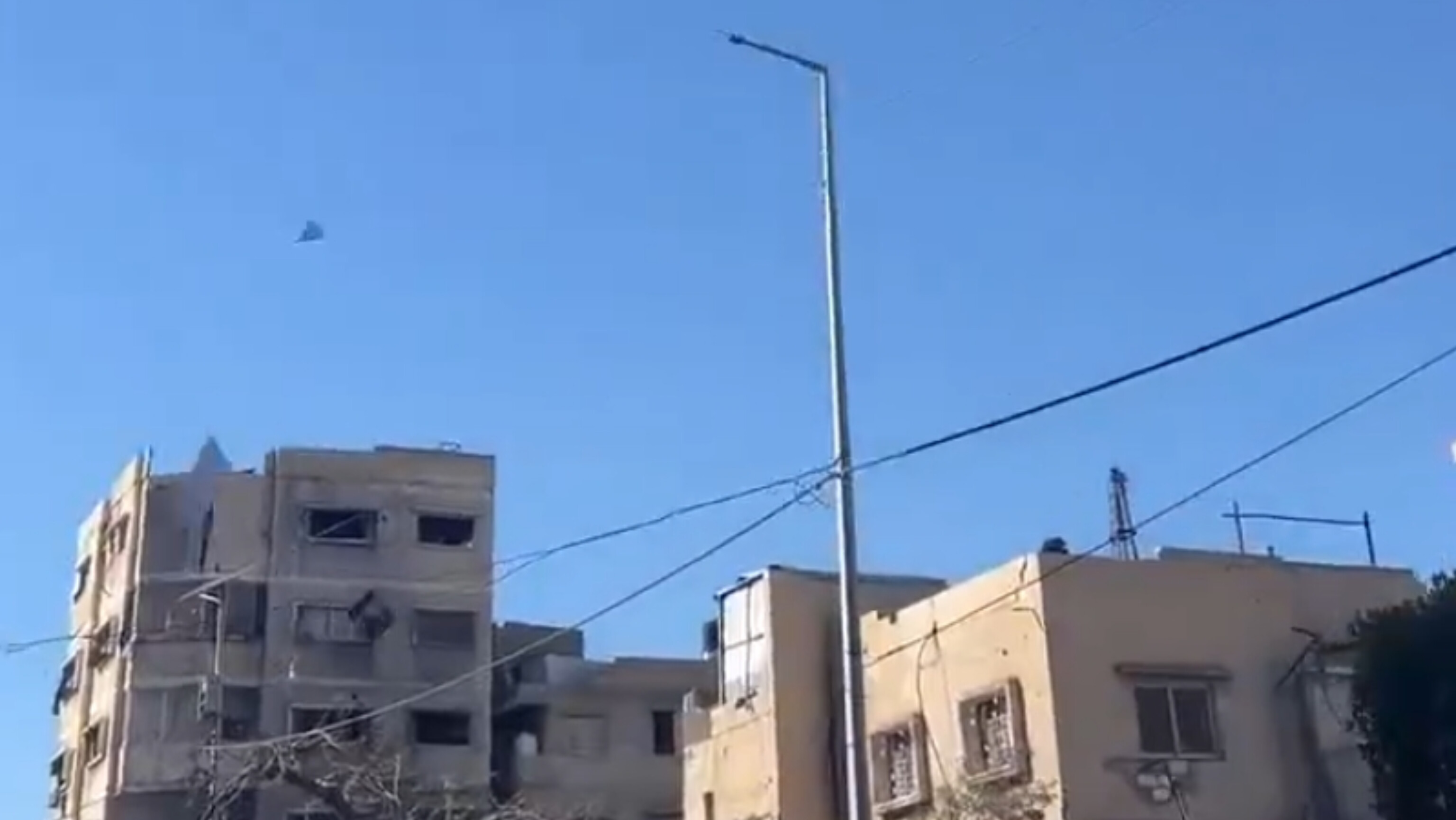 SAXAL-ın Qəzza sakinlərinə müraciət üsulu: havadan vərəqlər atıldı - VİDEO SAXAL-ın Qəzza sakinlərinə müraciət üsulu: havadan vərəqlər atıldı - VİDEO