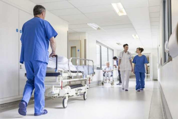 Gənc oğlan naməlum şəraitdə xəsarət aldı