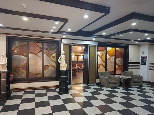 Bakıda məşhur hotel hərrac yolu ilə satışa çıxarılır - FOTO Bakıda məşhur hotel hərrac yolu ilə satışa çıxarılır - FOTO