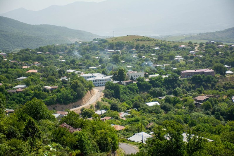 Bu kəndlərə köçən ailələrə mənzillərin açarları təqdim edildi Bu kəndlərə köçən ailələrə mənzillərin açarları təqdim edildi
