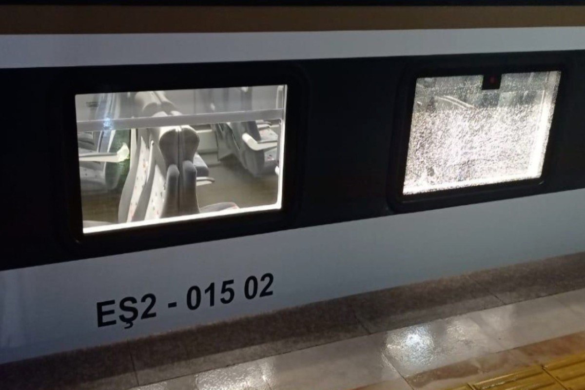 Bu il sərnişin qatarlarına neçə dəfə daş atılıb? – RƏSMİ CAVAB Bu il sərnişin qatarlarına neçə dəfə daş atılıb? – RƏSMİ CAVAB