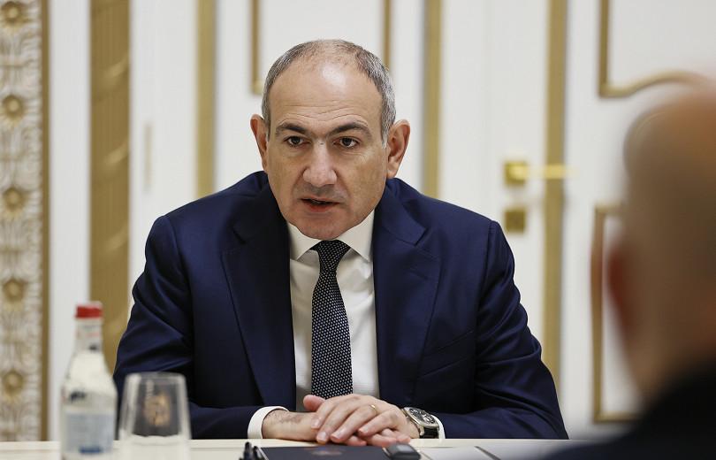 Paşinyan etiraf etdi: “Ermənistanda hər şeyin günahı Konstitusiyadadır” Paşinyan etiraf etdi: “Ermənistanda hər şeyin günahı Konstitusiyadadır”