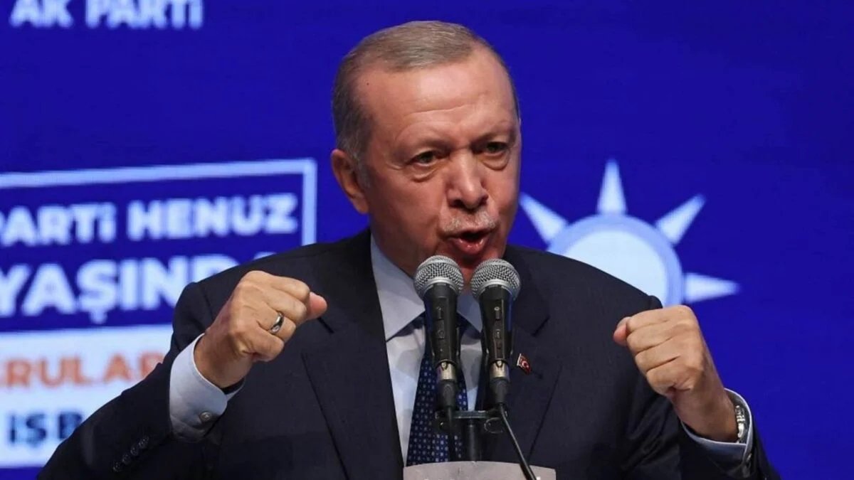 Ərdoğan: “Heç bir qüvvənin nə Türkiyəni, nə də onun prezidentini hədələməyə haqqı var” Ərdoğan: “Heç bir qüvvənin nə Türkiyəni, nə də onun prezidentini hədələməyə haqqı var”