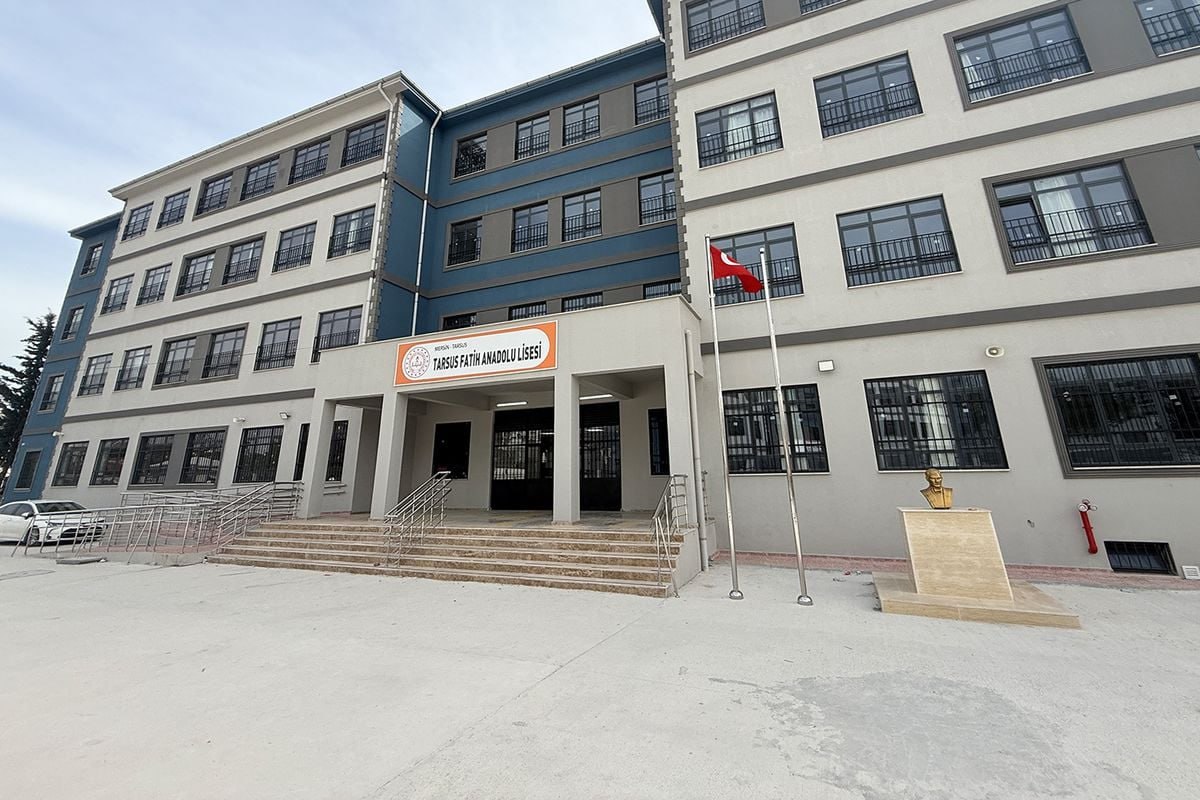 Bu dəfə Mersində şagird silahla YAXALANDI