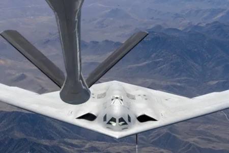 ABŞ-də yeni bombardmançı təyyarənin İLK FOTOSU ABŞ-də yeni bombardmançı təyyarənin İLK FOTOSU