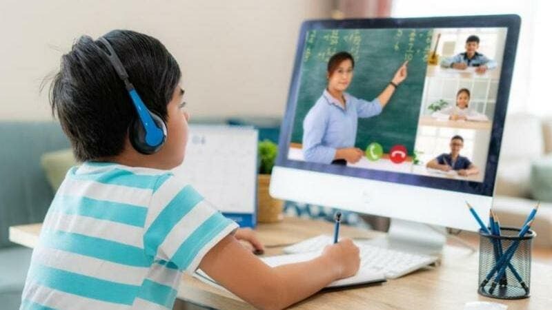 Qonşu ölkədə bütün məktəblər distant TƏHSİLƏ KEÇDİ