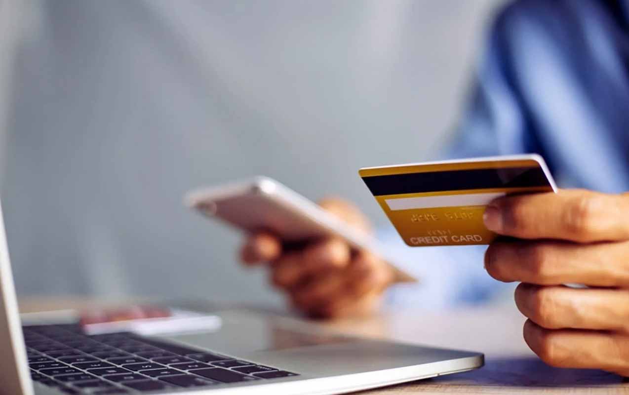 Özünü bank əməkdaşı kimi təqdim edib kartdan pul OĞURLADI