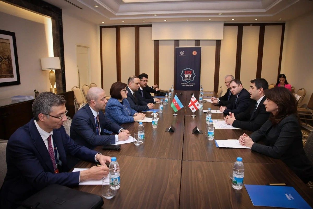 Sahibə Qafarovaya Gürcüstan Parlamentinin Fəxri medalı təqdim edildi