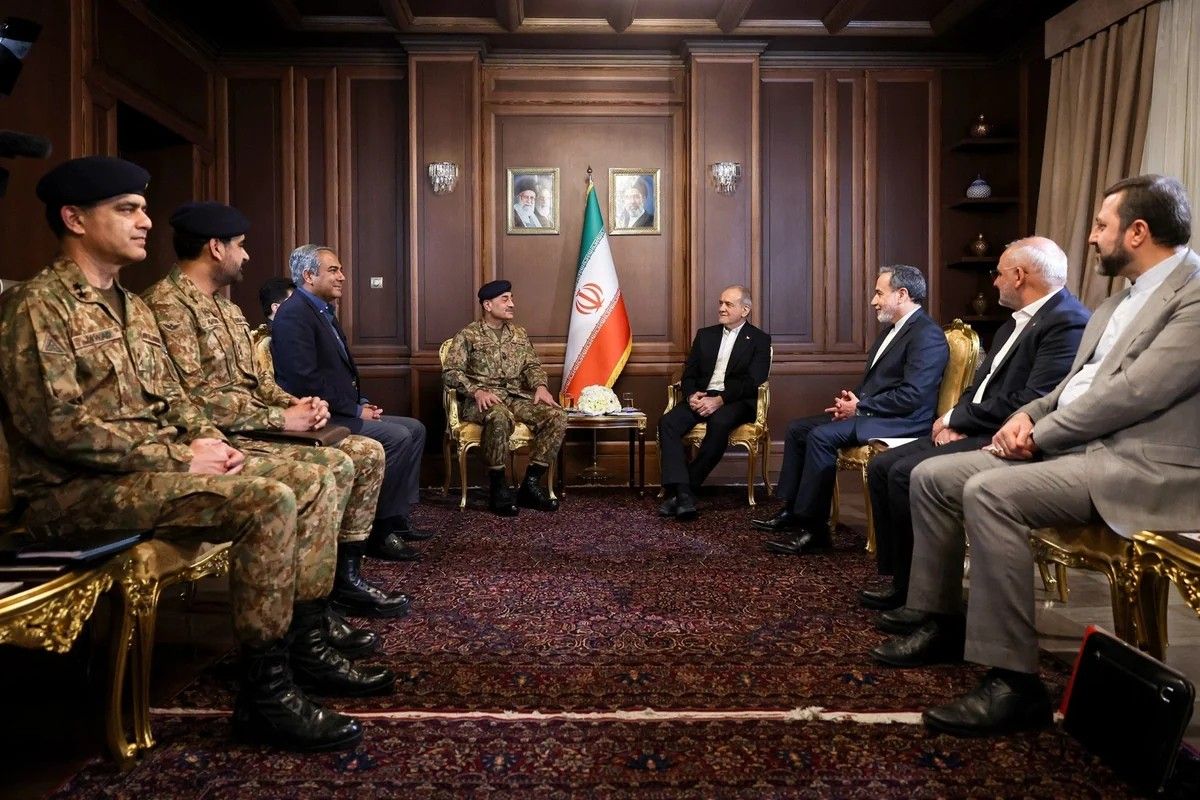 Pezeşkian Pakistan ordusunun baş komandanı ilə görüşüb