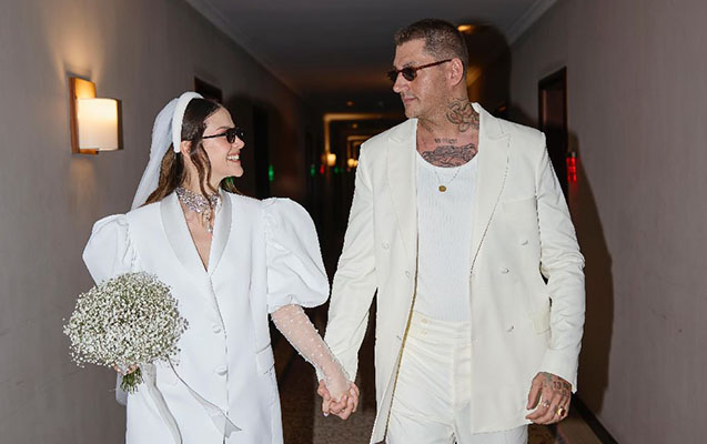 Həyat yoldaşından boşanan kimi türbə ziyarətinə getdi &ndash; FOTO