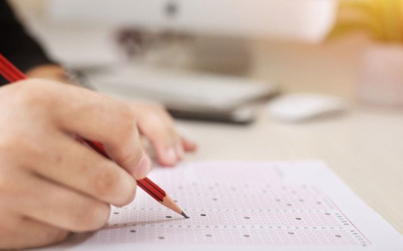 Buraxılış imtahanında üç nəfər maksimum BAL TOPLADI &ndash; ADLAR