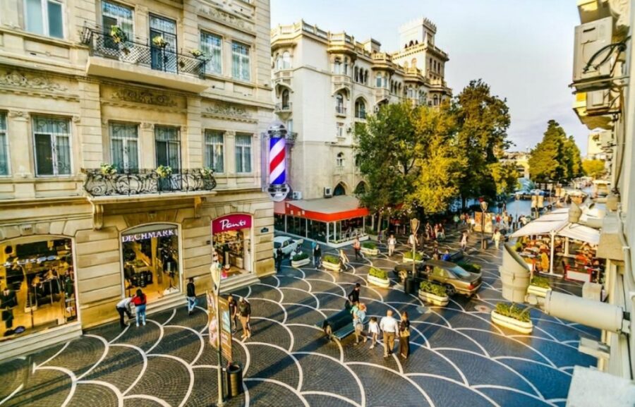 Bakının mərkəzində sirli işarə: mənası sizi təəccübləndirəcək &ndash; FOTO