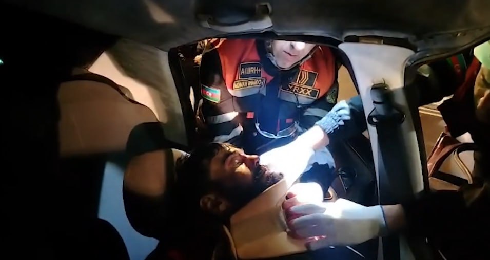 Mehdiabadda AĞIR QƏZA &ndash; Sürücü belə xilas edildi &ndash; VİDEO