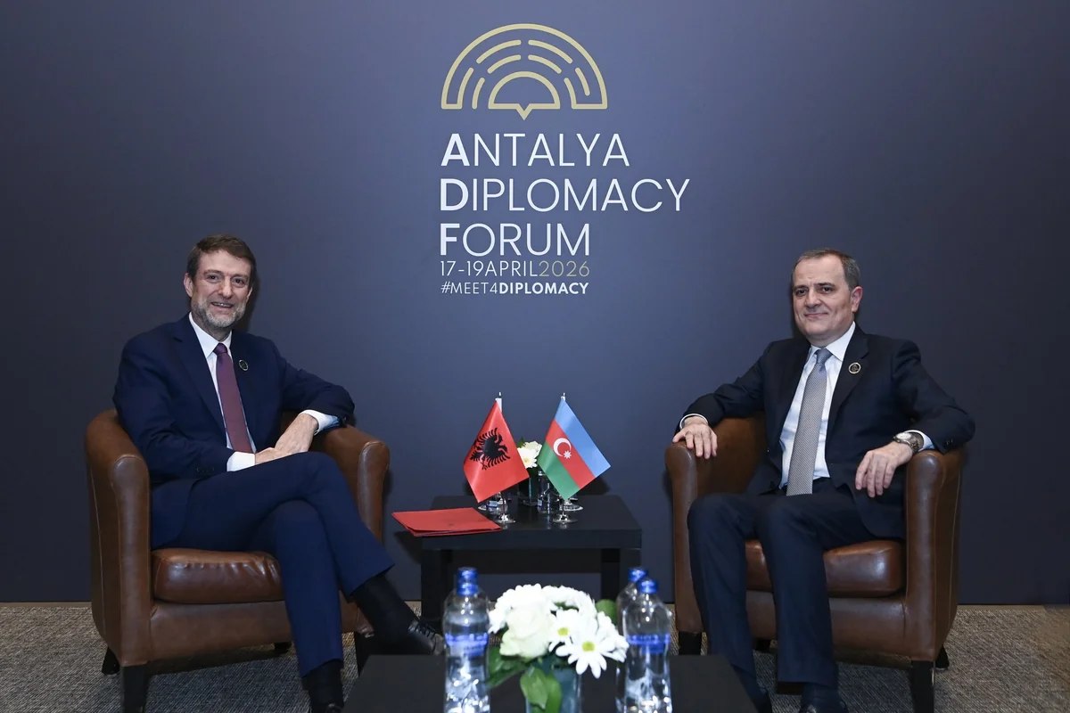 Ceyhun Bayramov görüş zamanı albaniyalı həmkarını təbrik etdi - FOTO