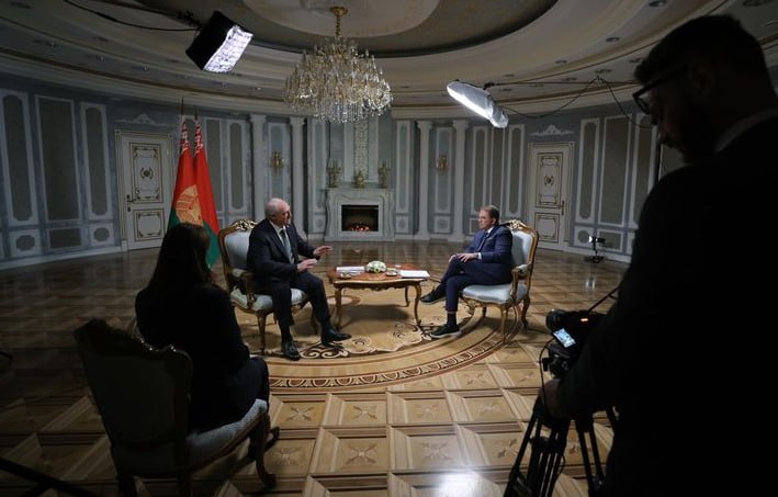 Lukaşenko: &ldquo;Nüvə silahını niyə ölkəmizə gətirdim?&rdquo;