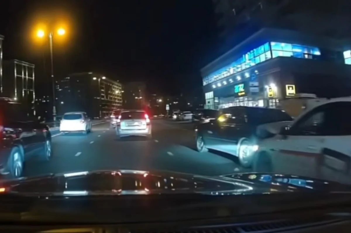 Bakıda qəza anı kameralara düşdü - VİDEO