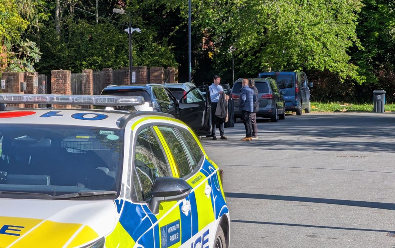 Londonda sinaqoqa hücum edildi