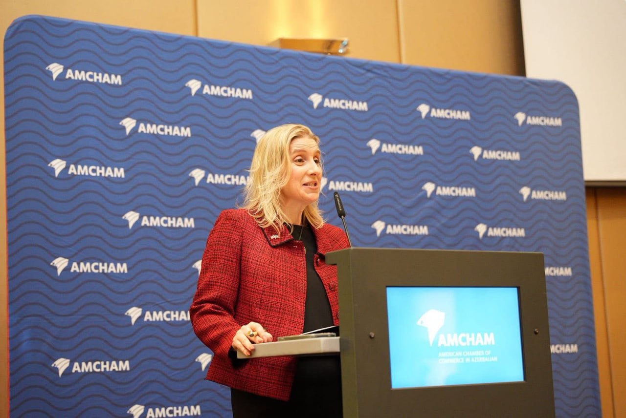 Vensin Bakıda imzaladığı Xartiya müzakirə olundu - FOTO