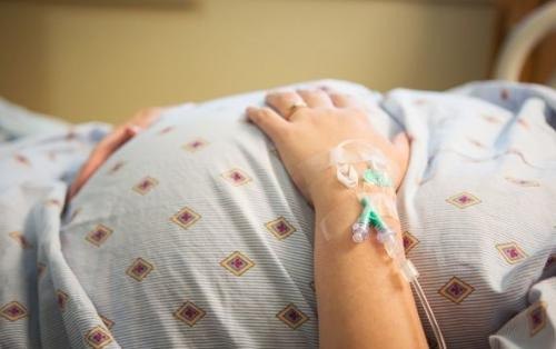 Azərbaycanda 15 yaşlı qız dünyaya uşaq gətirdi