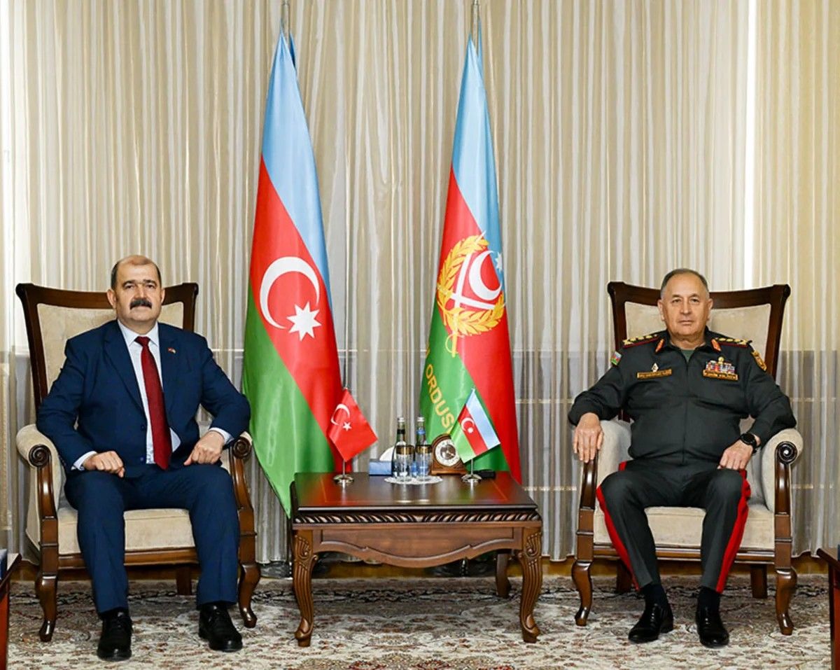 General-polkovnik Kərim Vəliyev Talat Canbolatla hərbi təhsili müzakirə etdi - FOTO