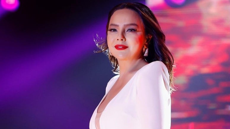 Ebru Gündeş əməliyyatdan sonra - tanımaq olmur - FOTO