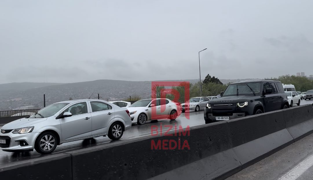 Sürücülərin DİQQƏTİNƏ! Bakı-Sumqayıt yolunda kilometrlərlə uzanan TIXAC VAR - VİDEO