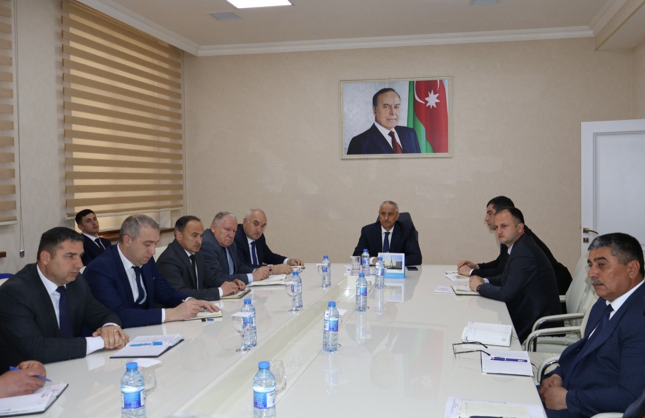 Qusarda yağışın fəsadlarının aradan qaldırılması ilə bağlı görülmüş işlər müzakirə edildi &ndash; FOTO