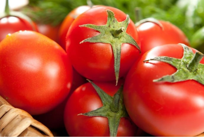 Dadsız, rəngsiz POMİDORLAR - Süfrəmizə keyfiyyətsiz məhsulu kim gətirir? &ndash; ARAŞDIRMA