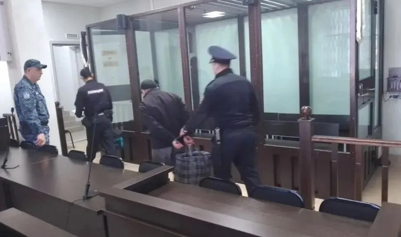 Kanalizasiya qoxusundan şikayət etdiyinə görə qonşusunu ÖLDÜRDÜ