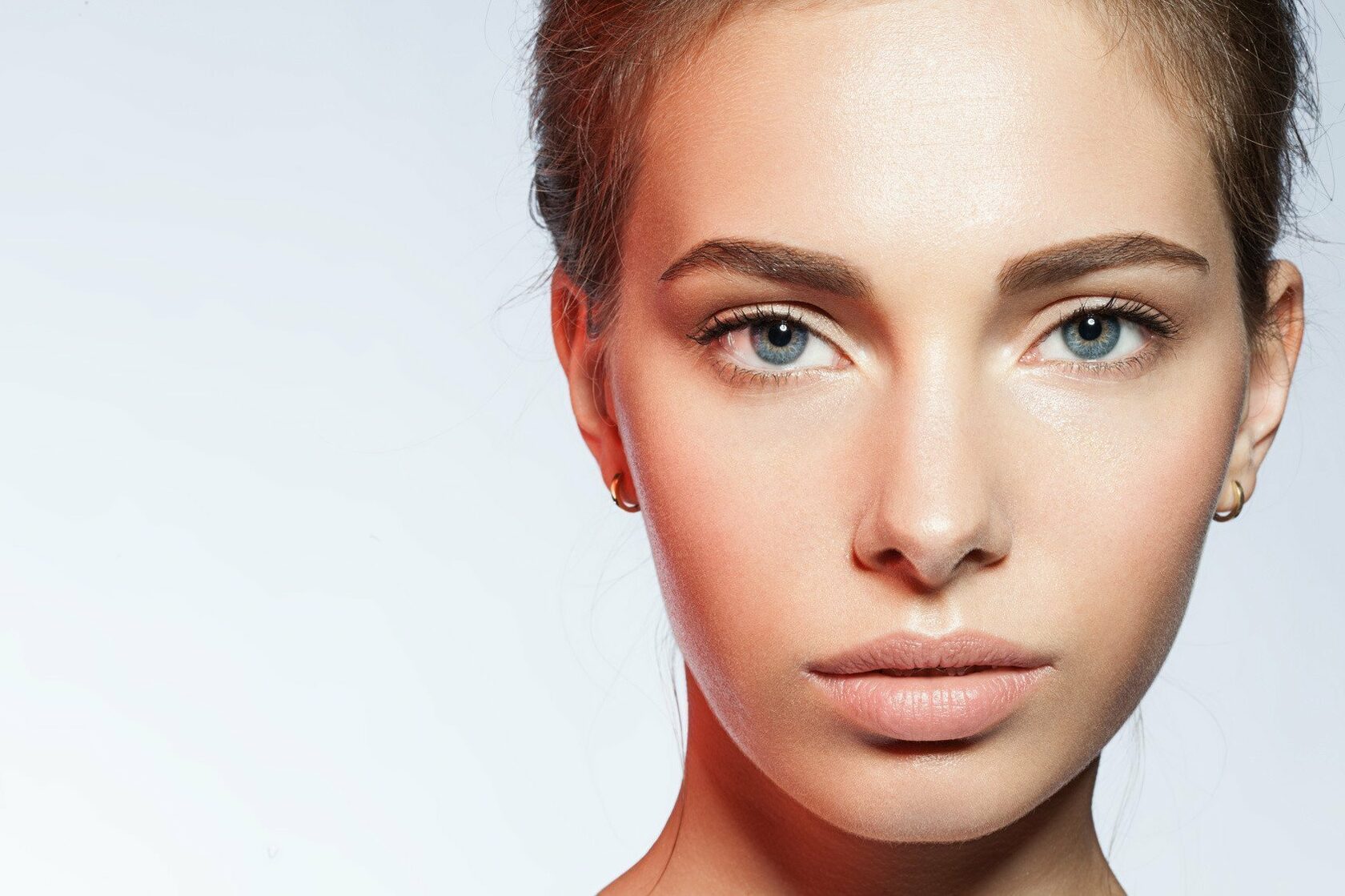 Makiyaj dərini günəşdən qoruyur?