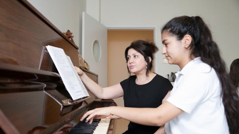 İncəsənət məktəblərinə qəbul olmaq istəyənlərin NƏZƏRİNƏ &ndash; FOTO