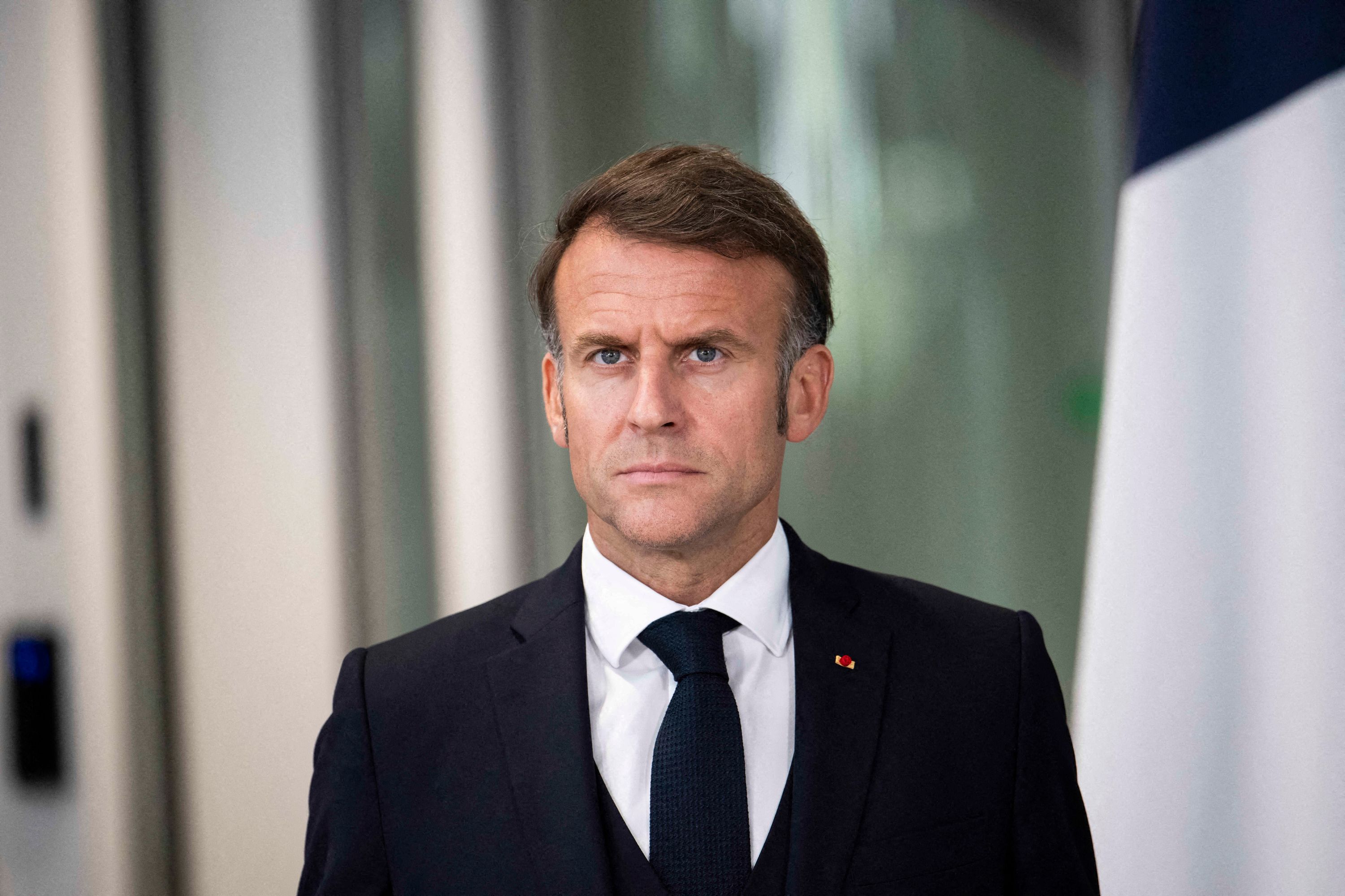 Makron siyasətdən getmək İSTƏYİR