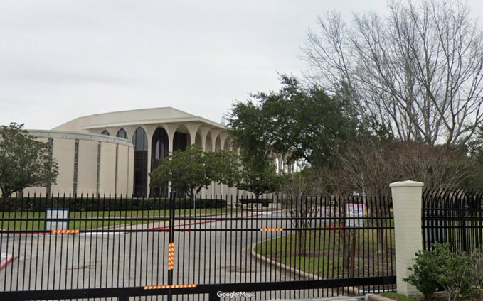 ABŞ-da sinaqoqa hücum etmək istəyən 18 yaşlı qız SAXLANILDI &ndash; FOTO