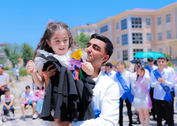 "Son zəng"lə bağlı TƏLİMAT: Yalnız bu şəxslər iştirak edə bilər