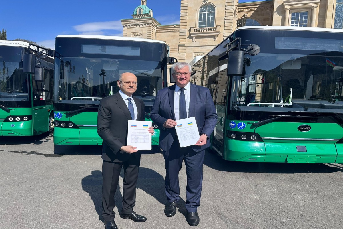 Azərbaycan Ukraynaya 5 sərnişin avtobusu verdi - FOTO