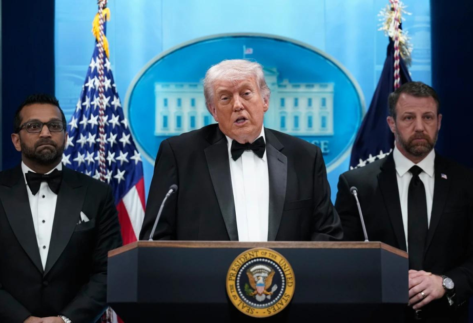 Tramp: &ldquo;İnsident törədən şəxs bir neçə silahla silahlanıbmış&rdquo;