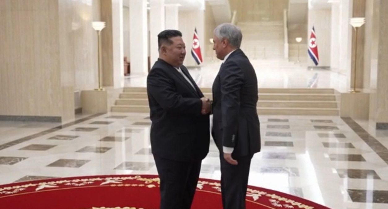 Volodin Pxenyanda Kim Çen Inla görüşdü - VİDEO