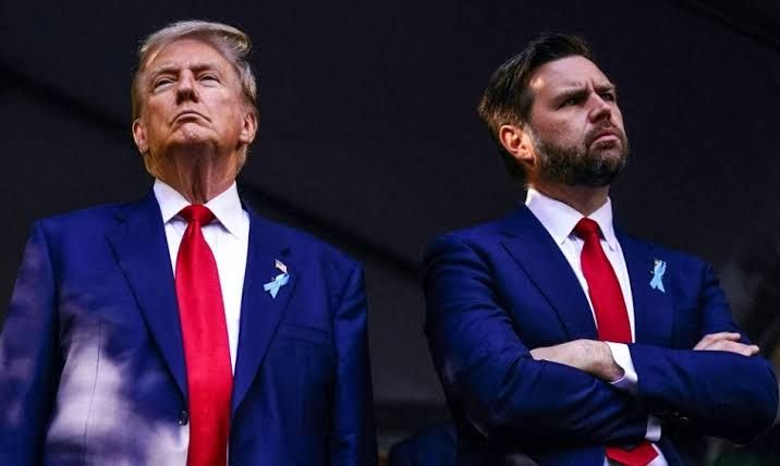 Atışma zamanı əvvəlcə Tramp deyil, Cey Di Vens çıxarılıb - ANBAAN VİDEO