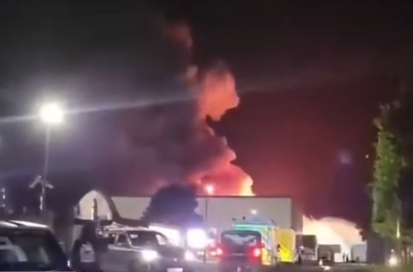 ABŞ hərbi təyyarələrinin yerləşdiyi aviabazada güclü yanğın oldu - VIDEO